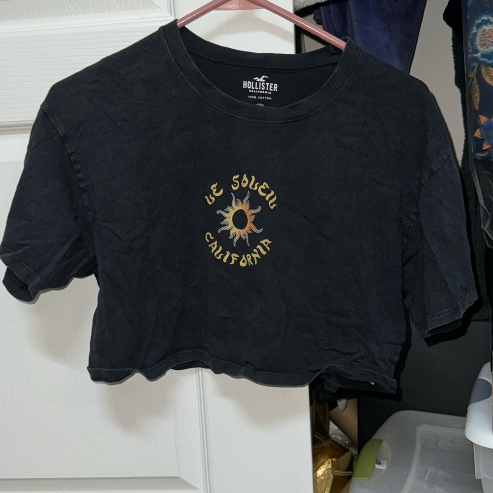 Hollister cropped t-shirt